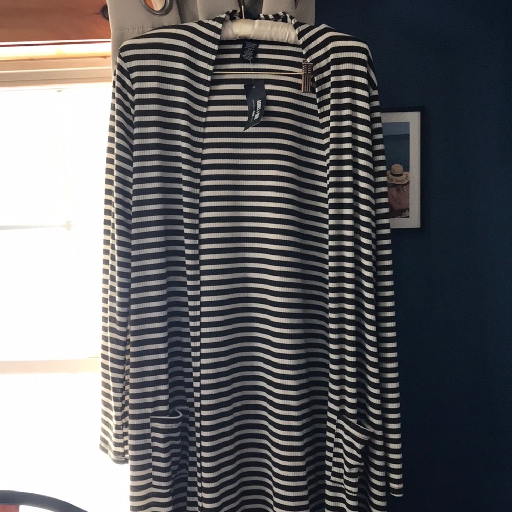 Agnes&Dora Duster size M army green and white stripe, never worn, still has tags